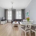 Stylish With River View And Desk For Remote Work In By Renters * Estetino