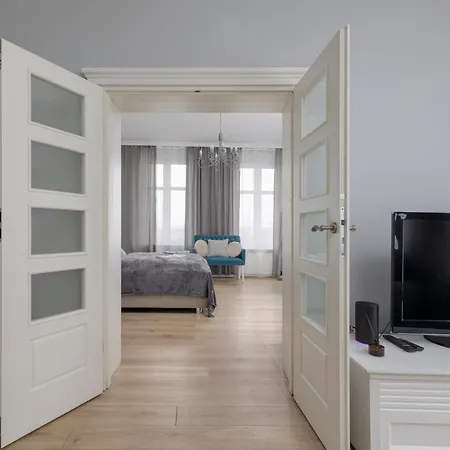 Stylish With River View And Desk For Remote Work In By Renters * Estetino