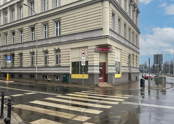 Stylish With River View And Desk For Remote Work In By Renters Szczecin